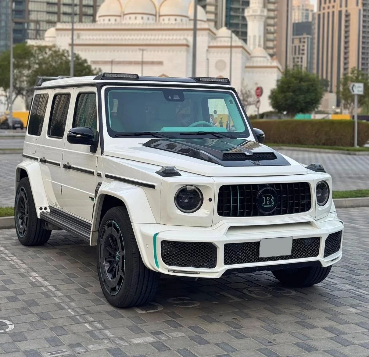 G63 Brabus White Tiffany inside