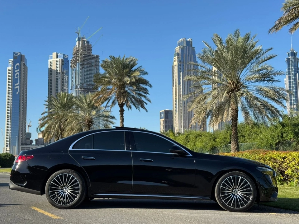 Mercedes-Benz E200 2026