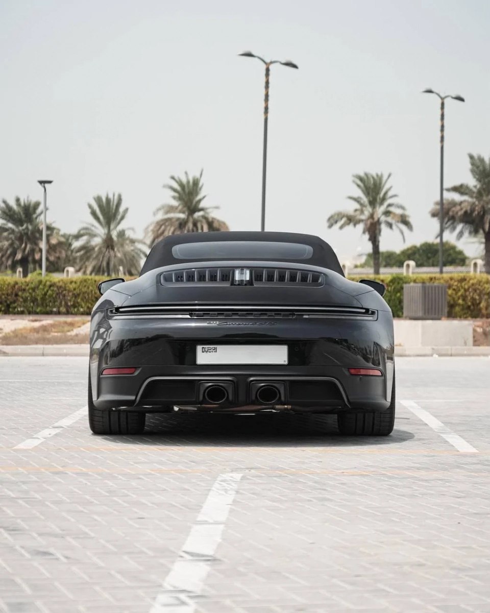 Porsche 911 Carrera 4 GTS