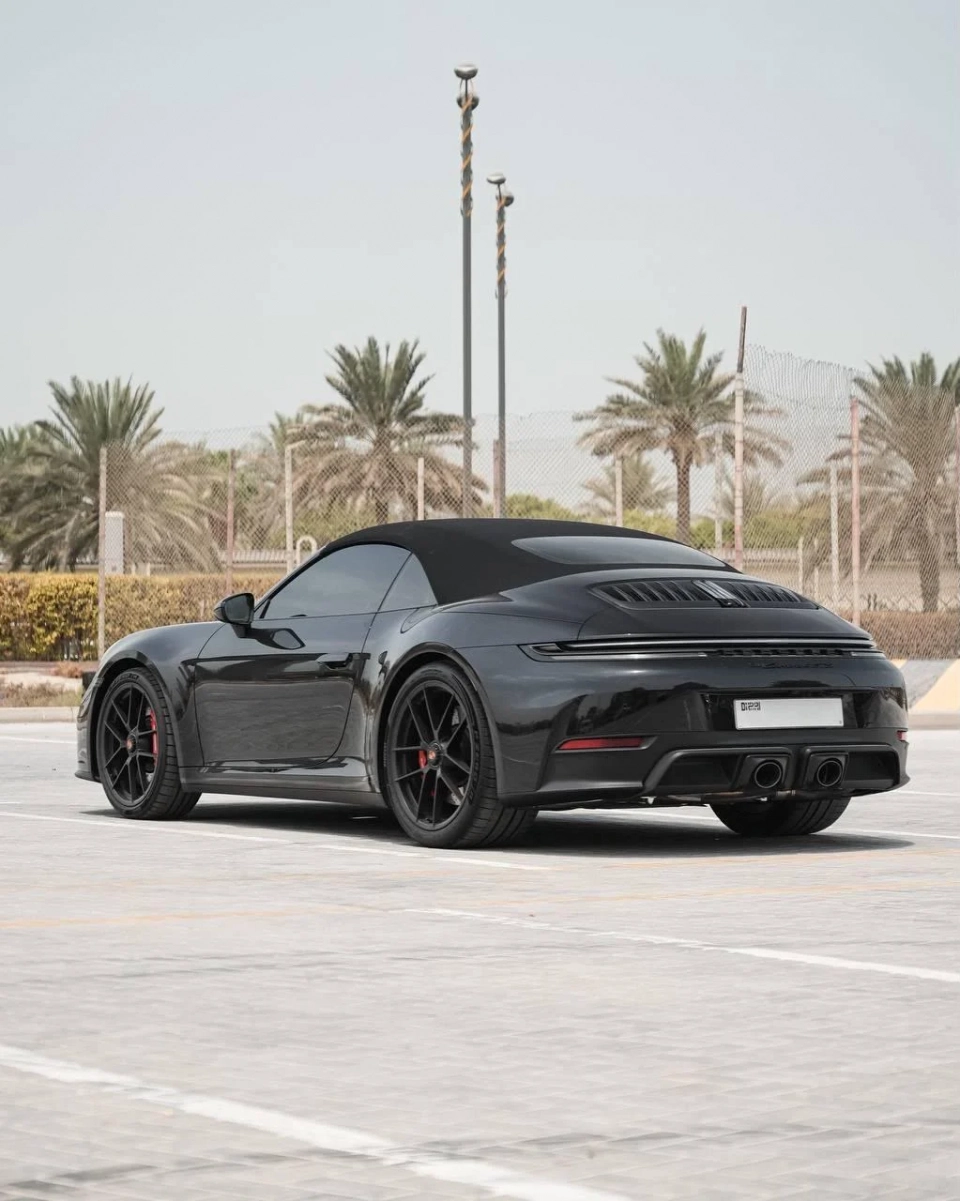 Porsche 911 Carrera 4 GTS